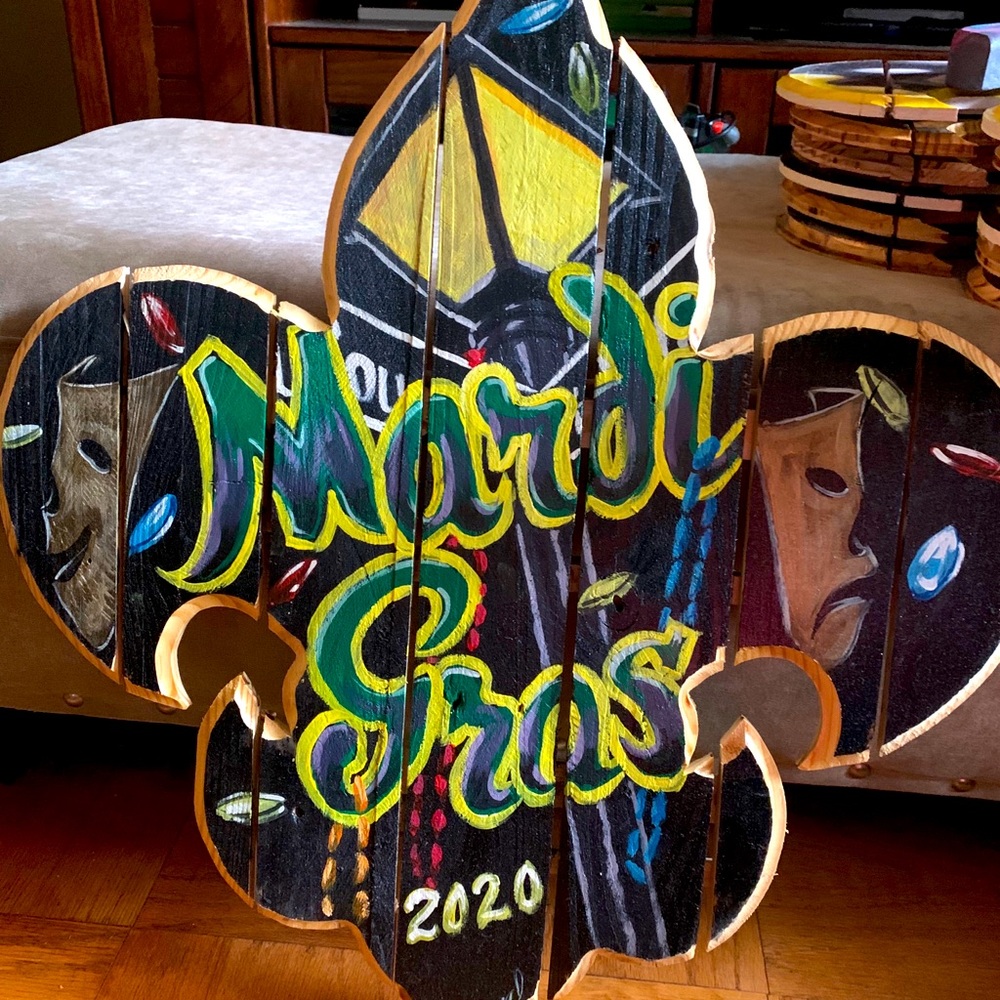 100% Handcrafted/Hand painted Fleur de Lis